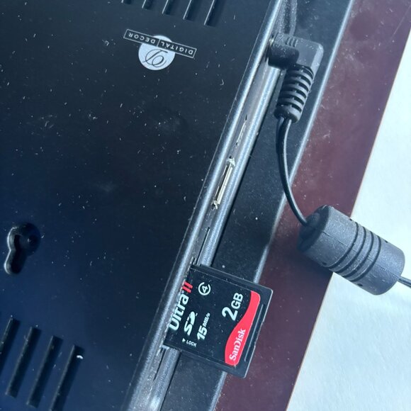 Preowned 18'' x 7'' Dual Digital Picture Frame - Picture 14 of 14